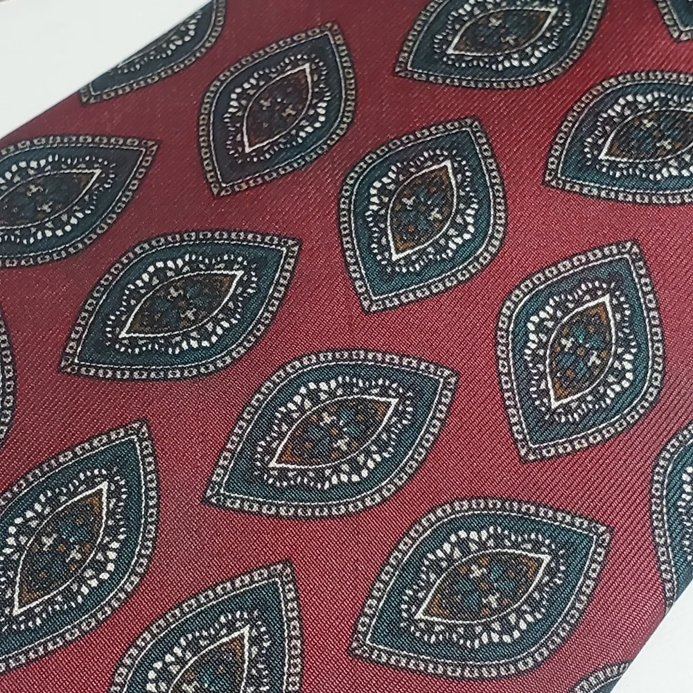Christian Dior Authentic 100%‎ Silk Tie Made In The USA.